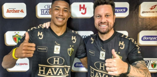 maurício garcez jogador brusque contrato renovação