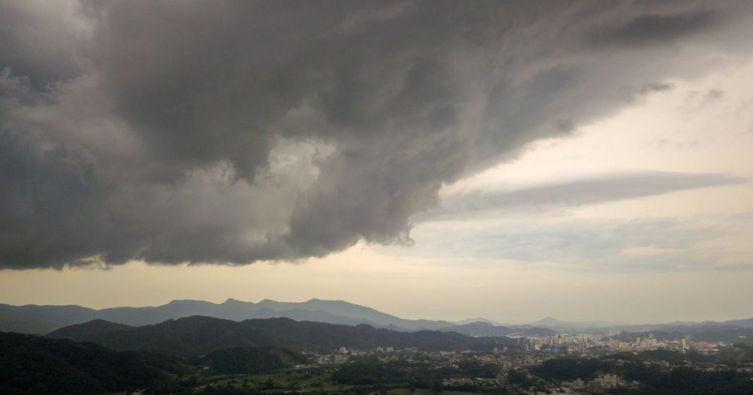 Nuvens de temporais em Brusque