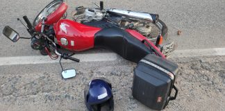 Colisão frontal entre carro e moto deixa homem ferido em Nova Trento