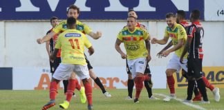 Brusque Joinville histórico confronto catarinense