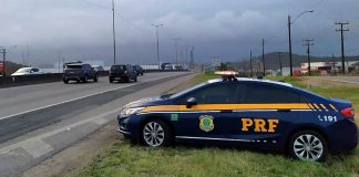 Motociclista morre após colisão frontal entre três veículos na BR-101, em Balneário Camboriú