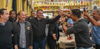 Bolsonaro é recebido em Santa Catarina com coro de “mito”