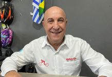 Homem uruguaio com camisa de botão