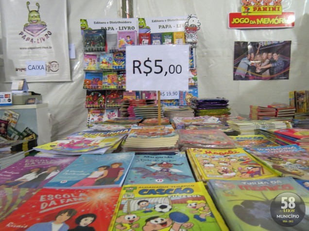 Stand de livros a venda