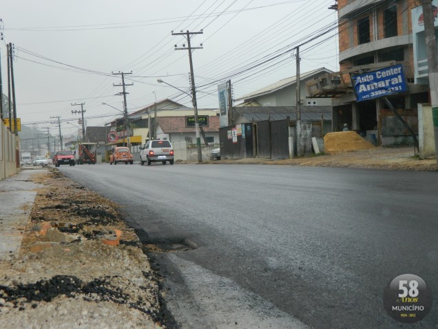 No bairro Santa Rita, comerciantes questionam como ficará os reparos dos problemas das calçadas