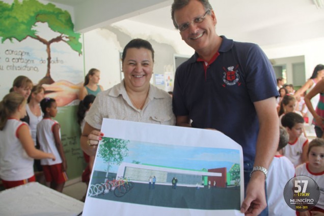 Prefeito e secretária de Educação